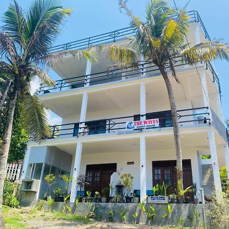 The Wave'S Guest House Mirissa Bagian luar foto
