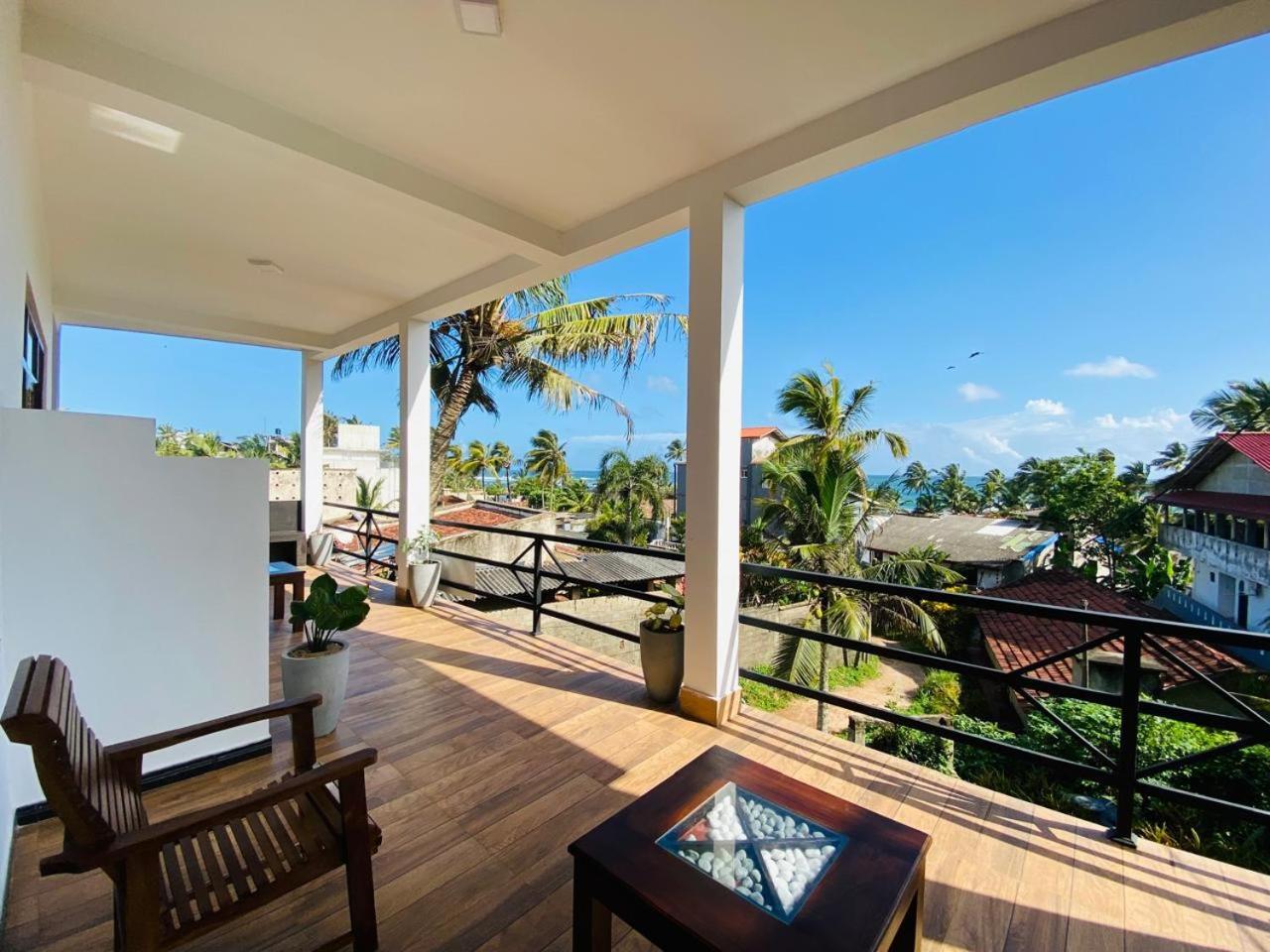 The Wave'S Guest House Mirissa Bagian luar foto