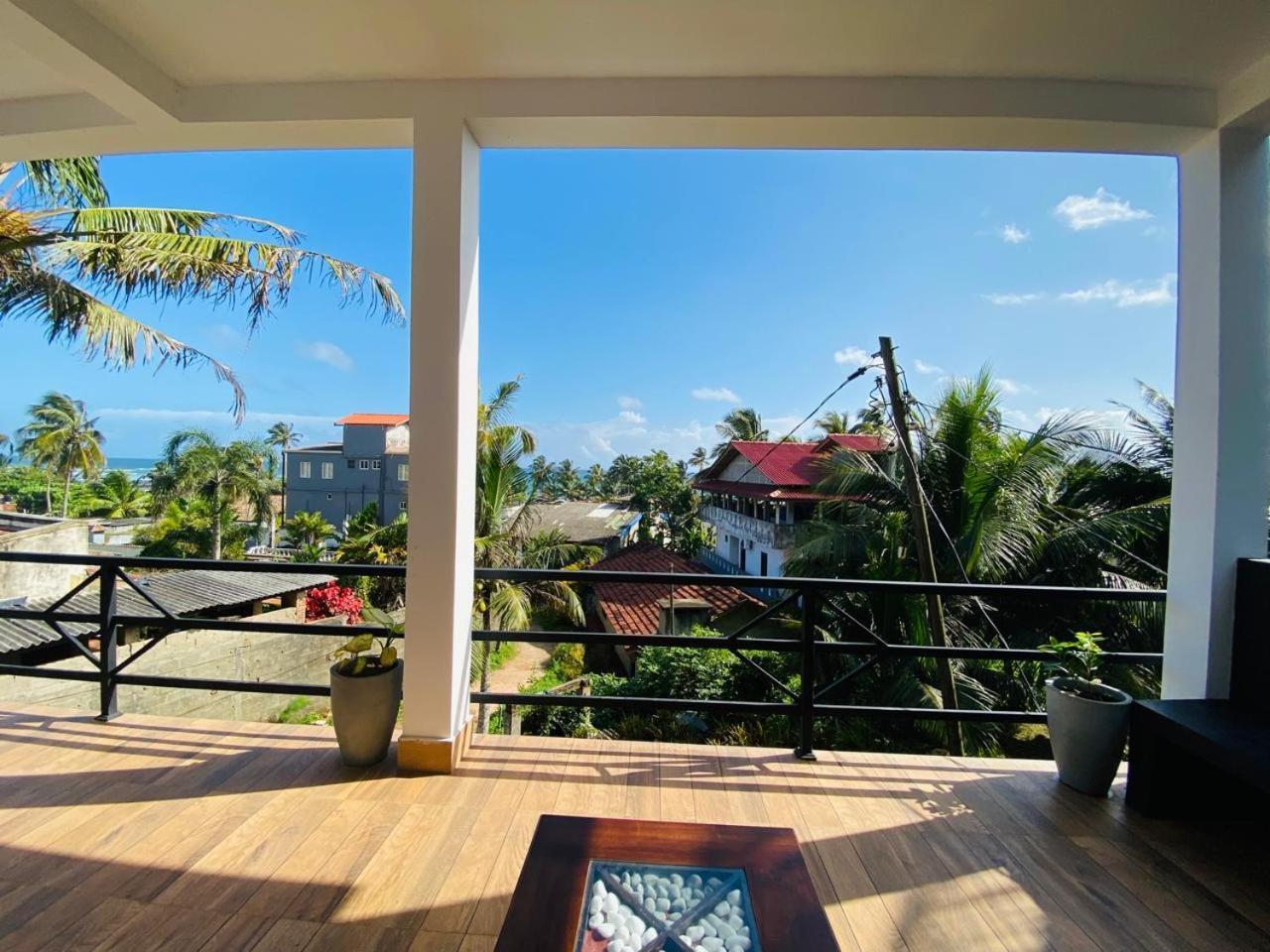 The Wave'S Guest House Mirissa Bagian luar foto