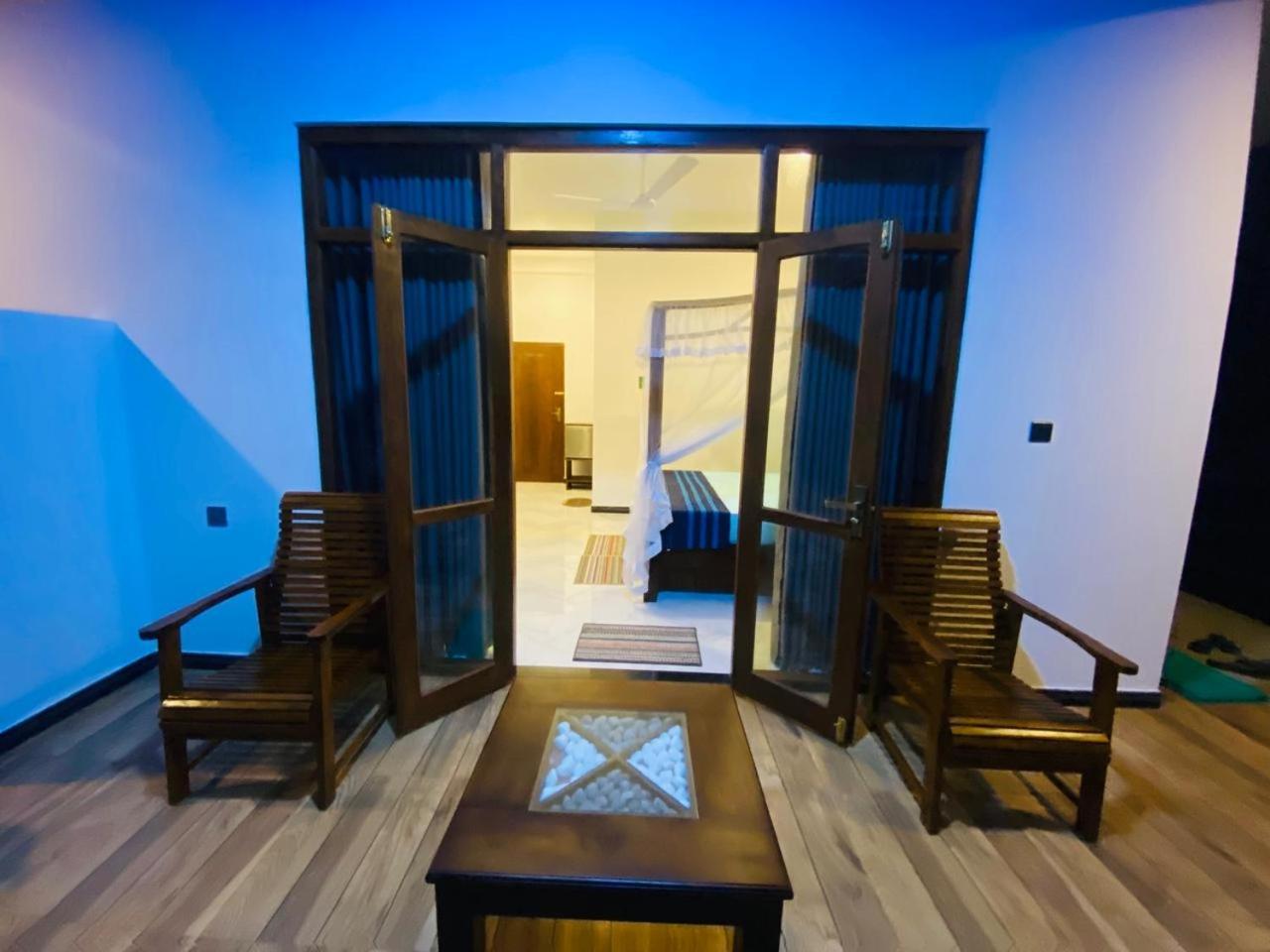 The Wave'S Guest House Mirissa Bagian luar foto