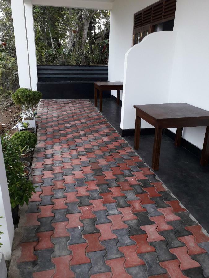 The Wave'S Guest House Mirissa Bagian luar foto